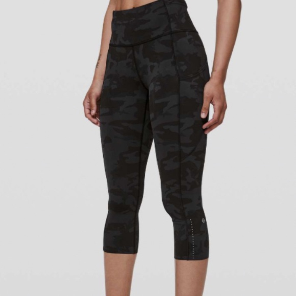 Lululemon fast and free II cropped leggings. Black and gray camo -size 4